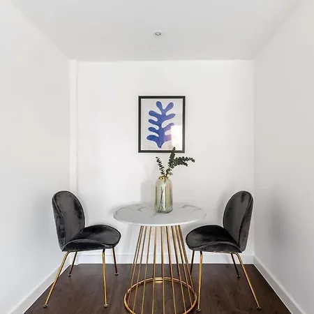 Stayzeni, Ouse Court Bright 2 Bed Lägenhet *