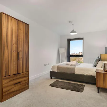 شقة Stayzeni, Ouse Court Bright 2 Bed *