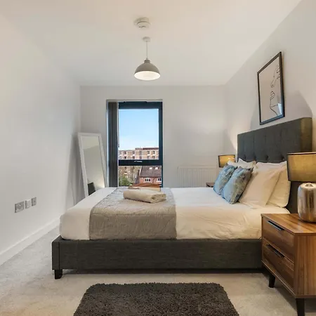 Stayzeni, Ouse Court Bright 2 Bed شقة *