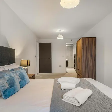 Stayzeni, Ouse Court Bright 2 Bed شقة