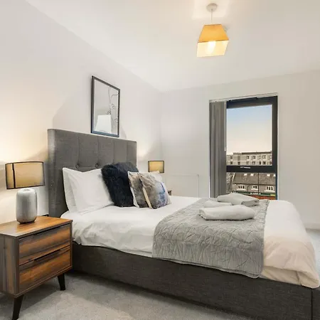 شقة Stayzeni, Ouse Court Bright 2 Bed *